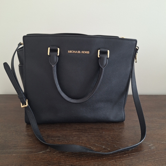 Michael Kors Handbags - Michael Kors Bag